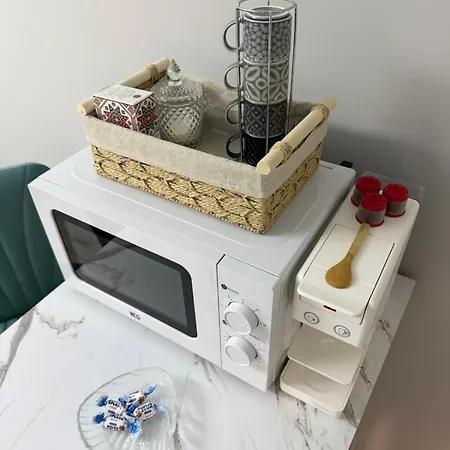 Elenartlux - Baby Cot - Pets Allowed - Free Parking & Fast Wi-fi Apartment *