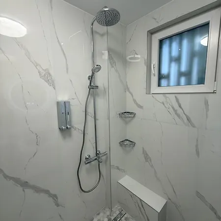 Apartment Elenartlux - Baby Cot - Pets Allowed - Free Parking & Fast Wi-fi Plowdiw