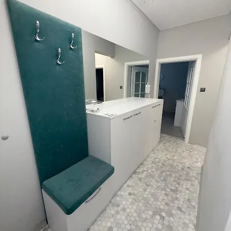 Elenartlux - Baby Cot - Pets Allowed - Free Parking & Fast Wi-fi Apartment Plowdiw