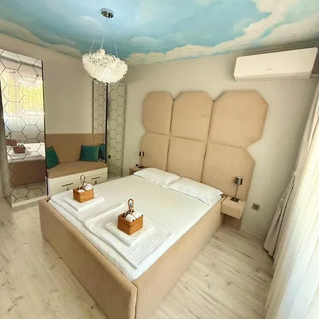 Elenartlux - Baby Cot - Pets Allowed - Free Parking & Fast Wi-fi