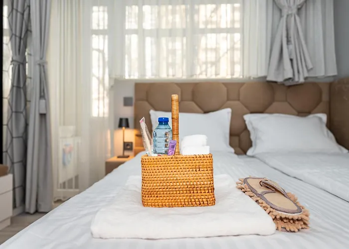 Elenartlux - Baby Cot - Pets Allowed - Free Parking & Fast Wi-fi * Plovdiv