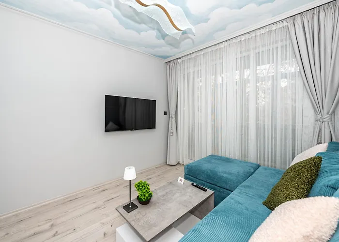 Elenartlux - Baby Cot - Pets Allowed - Free Parking & Fast Wi-fi Apartment