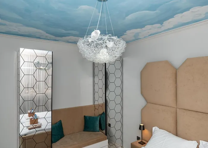 Elenartlux - Baby Cot - Pets Allowed - Free Parking & Fast Wi-fi *