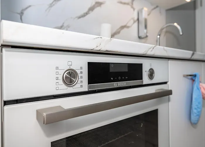 Elenartlux - Baby Cot - Pets Allowed - Free Parking & Fast Wi-fi