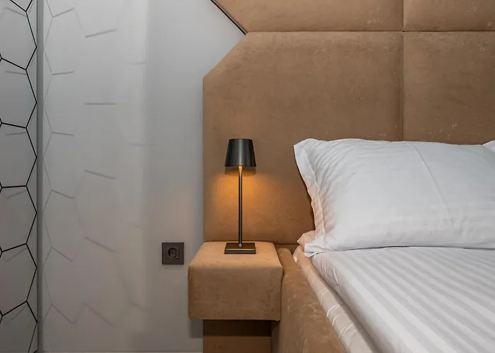 Apartment Elenartlux - Baby Cot - Pets Allowed - Free Parking & Fast Wi-fi