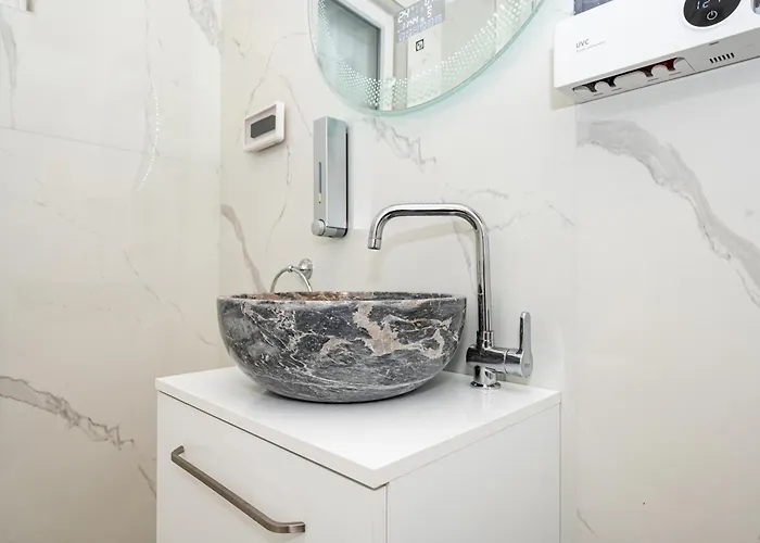 Elenartlux - Baby Cot - Pets Allowed - Free Parking & Fast Wi-fi Plovdiv