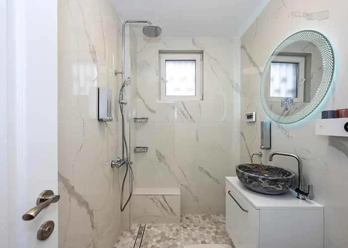 Apartment Elenartlux - Baby Cot - Pets Allowed - Free Parking & Fast Wi-fi Plovdiv