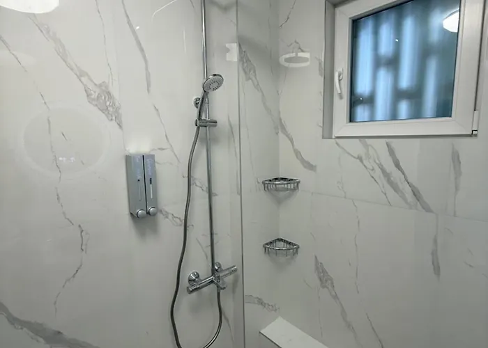 Apartment Elenartlux - Baby Cot - Pets Allowed - Free Parking & Fast Wi-fi Plovdiv