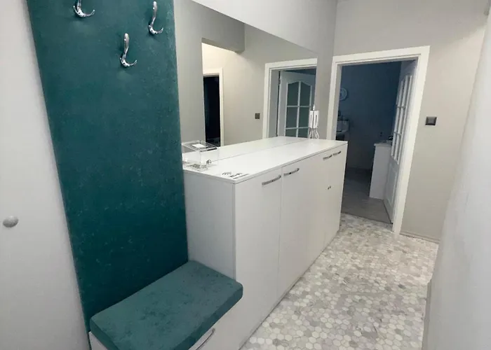 Elenartlux - Baby Cot - Pets Allowed - Free Parking & Fast Wi-fi Apartment Plovdiv