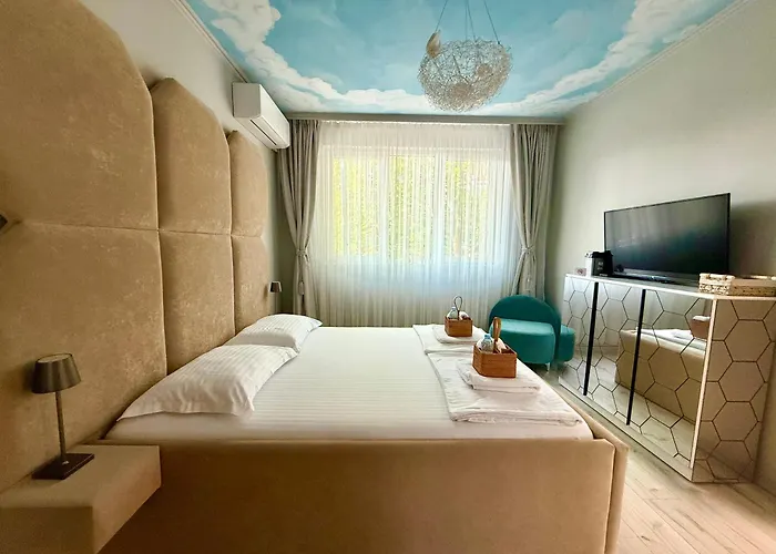 Elenartlux - Baby Cot - Pets Allowed - Free Parking & Fast Wi-fi * Plovdiv