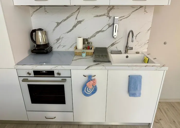 Elenartlux - Baby Cot - Pets Allowed - Free Parking & Fast Wi-fi